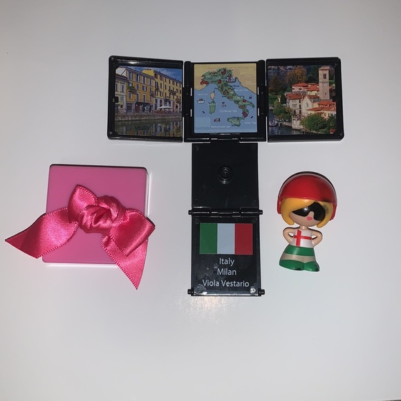 Gift'ems Scooter Play set with Exclusive Italy Gift'ems Couple - Picture 4 of 6